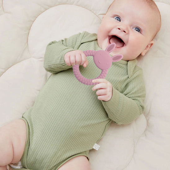 Anneau de dentition bebe heureux