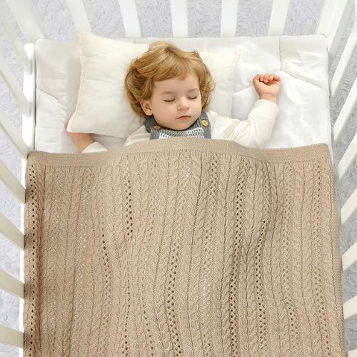 Couverture-bébé-beige-maille