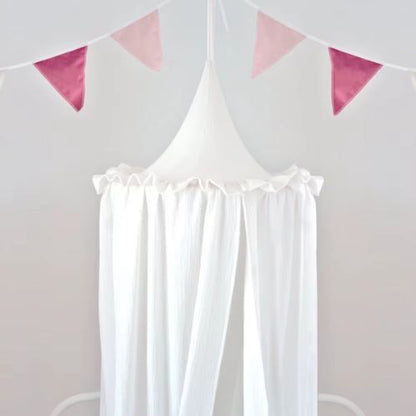 Ciel-de-lit-blanc-charmant