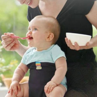 Harnais-chaise-haute-maman