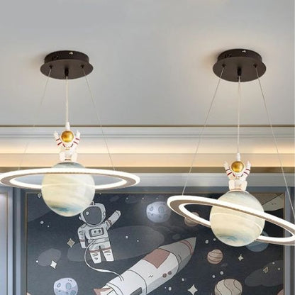 Luminaire-enfant-saturne-hauteur