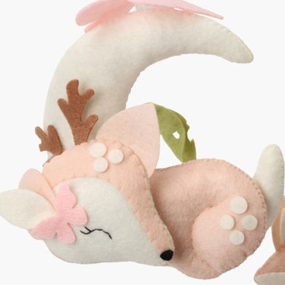 Mobile bebe rose mignon renne