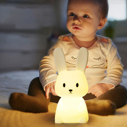 Villeuse-enfant-lapin-bebe