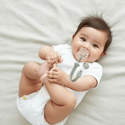 Attache-tetine-bebe